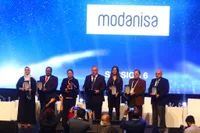 Dr. Amena Sibghatullah on stage at 7th World Halal Summit Istanbul